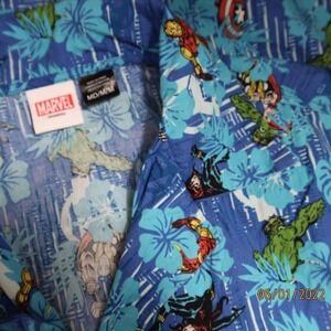 Marvel‎ Shirt Size M Avengers Superhero Ironman Thor Hulk Captain America